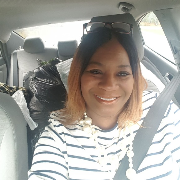 Meet your Posher, Vanessa - Picture 1 of 1